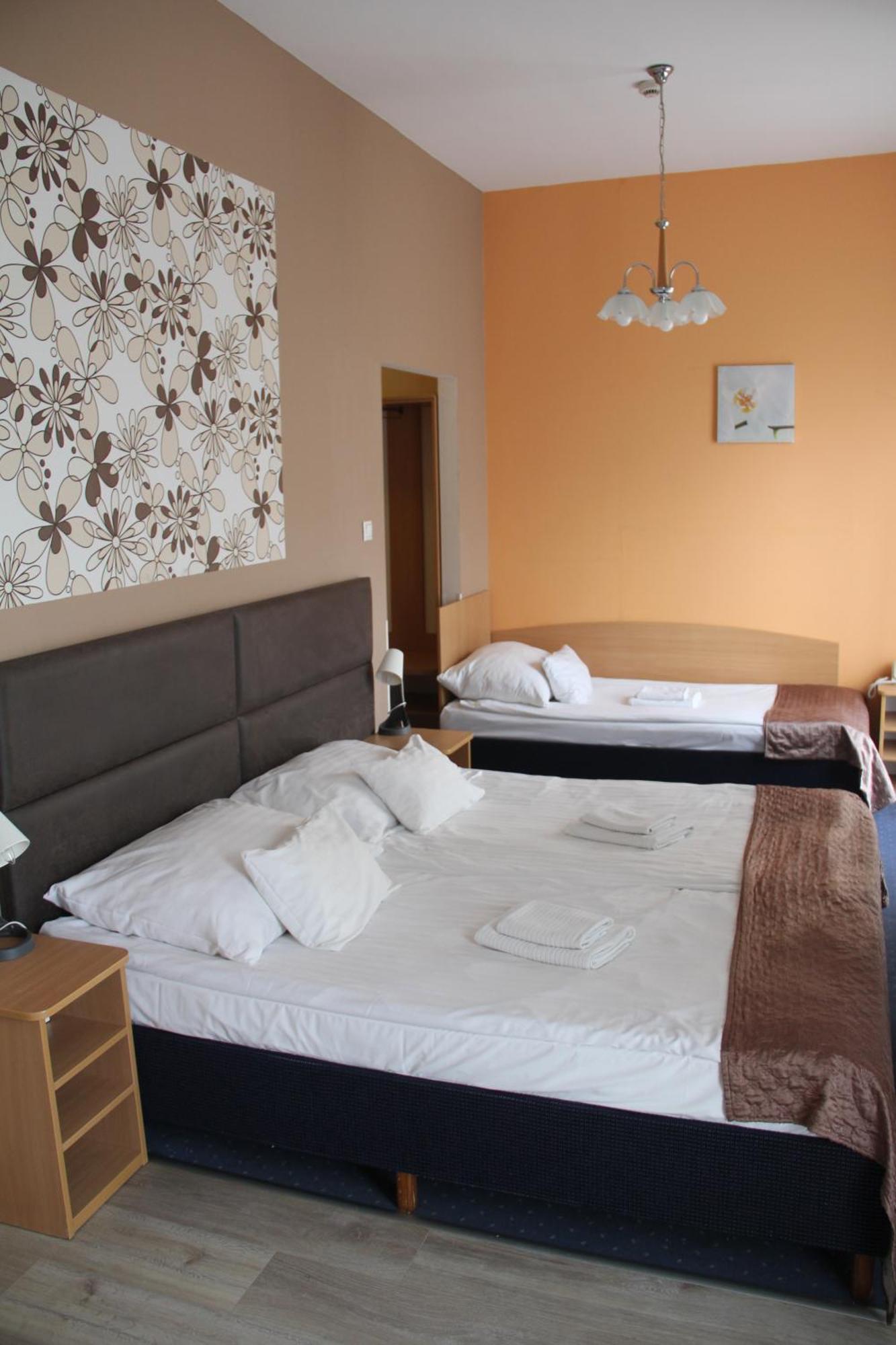 Hotel Rose City Boedapest Buitenkant foto