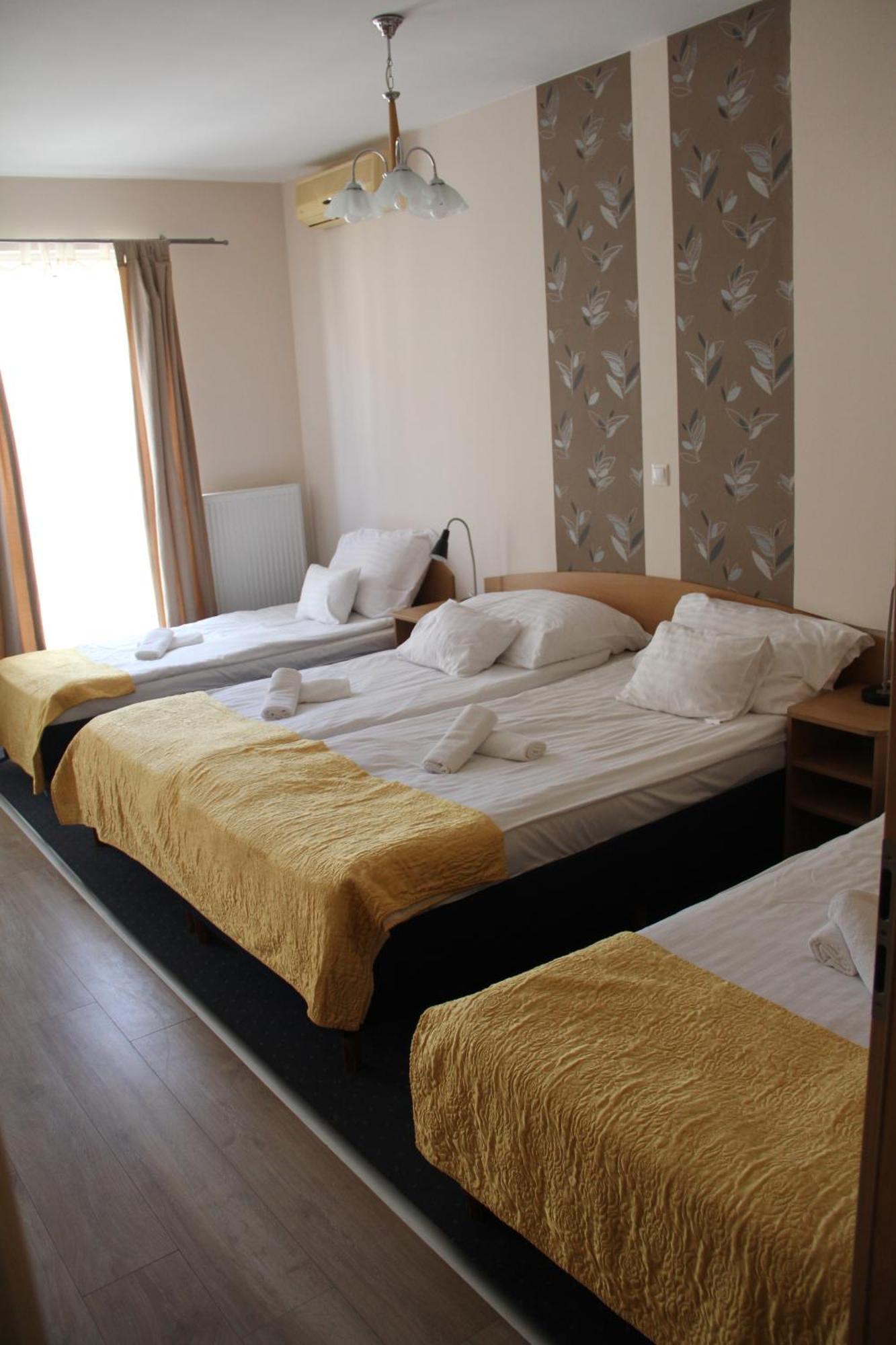 Hotel Rose City Boedapest Buitenkant foto