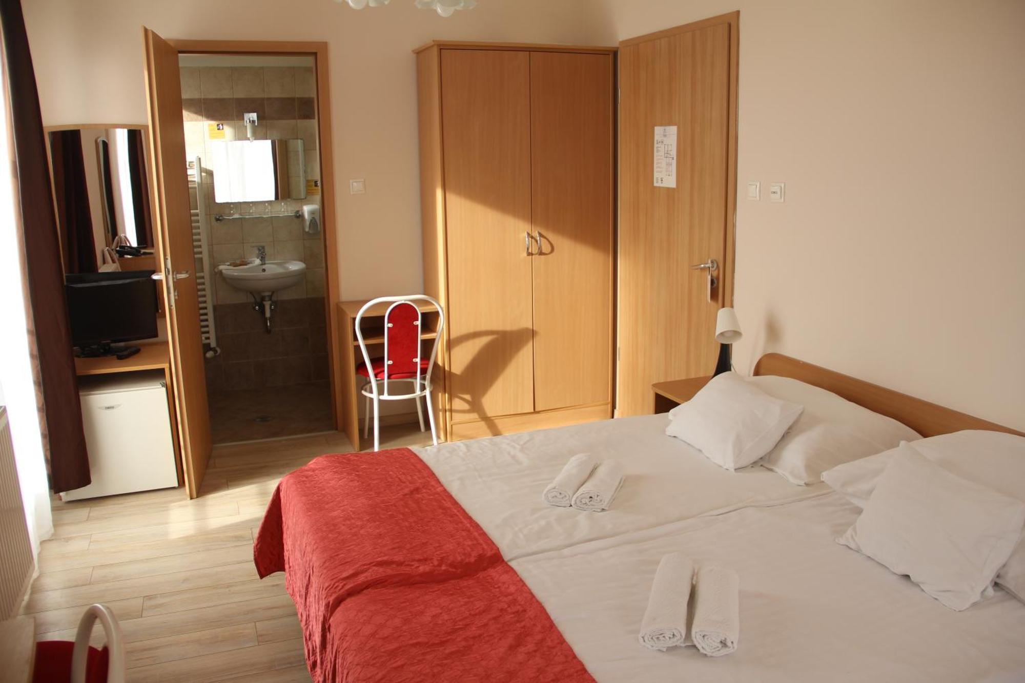Hotel Rose City Boedapest Buitenkant foto