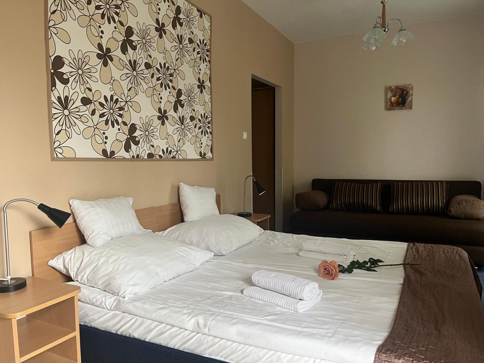 Hotel Rose City Boedapest Buitenkant foto