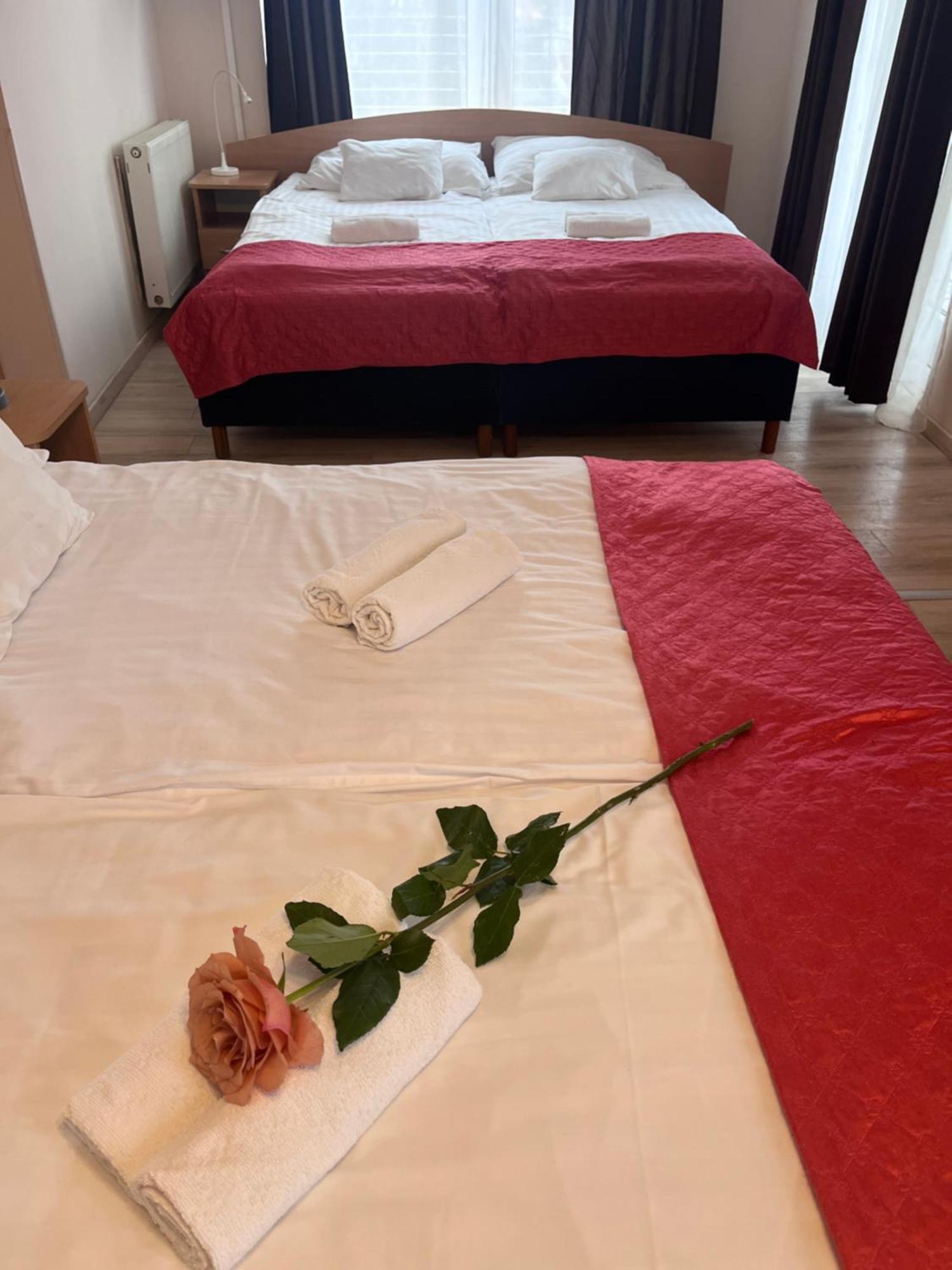 Hotel Rose City Boedapest Buitenkant foto