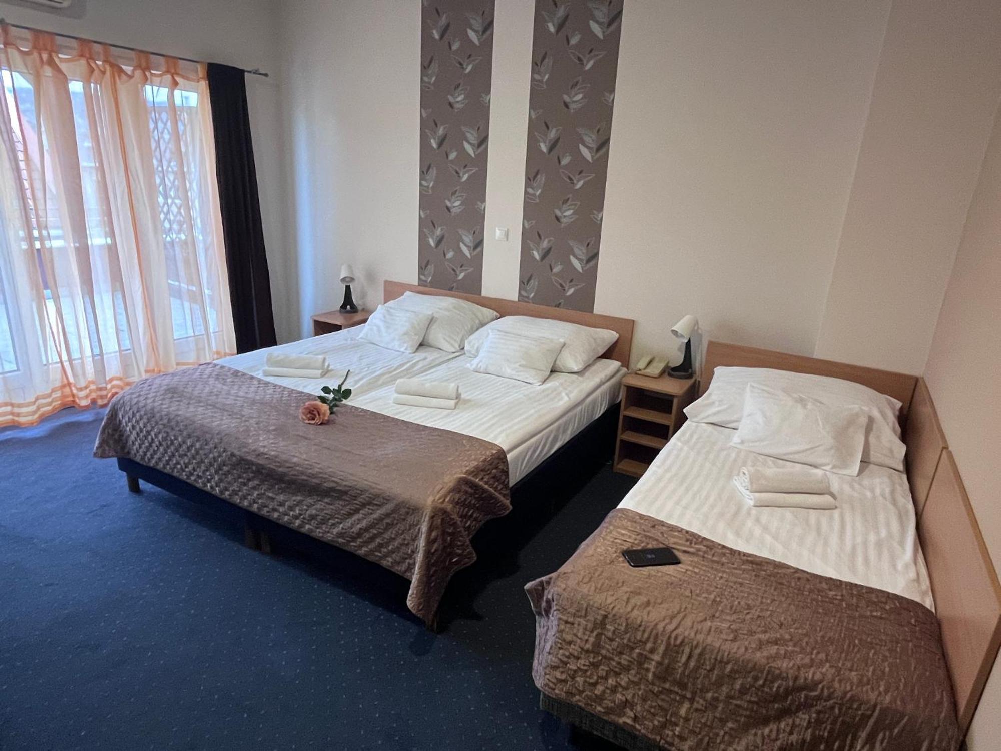 Hotel Rose City Boedapest Buitenkant foto