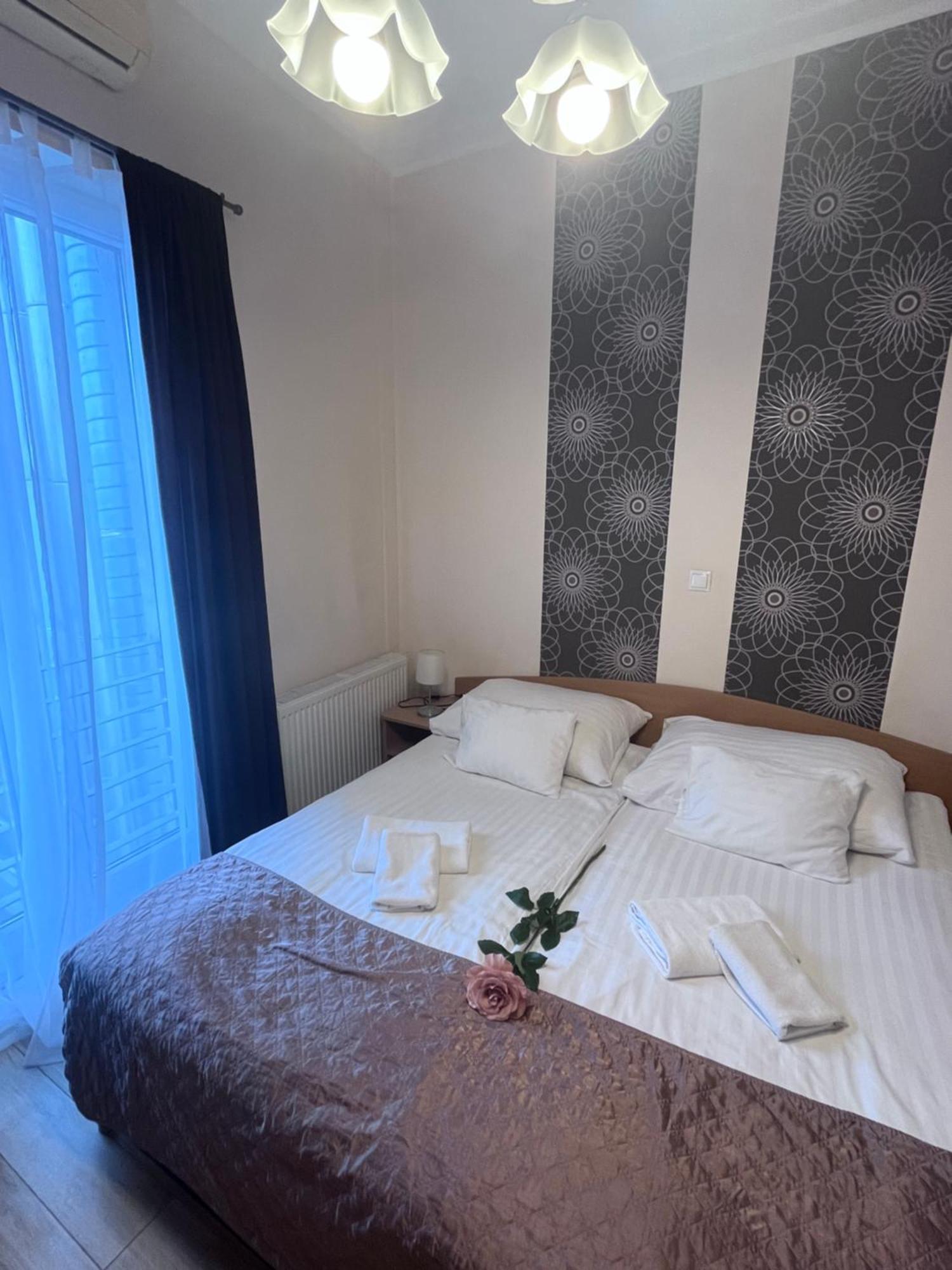 Hotel Rose City Boedapest Buitenkant foto